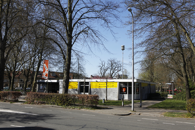 914120 Gezicht op het gebouw van de Bibliotheek Tuinwijk (Ingen Houszstraat 8) te Utrecht.